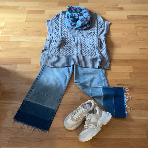 Haute Hippie 100% Merino wool sweater vest - Picture 11 of 16